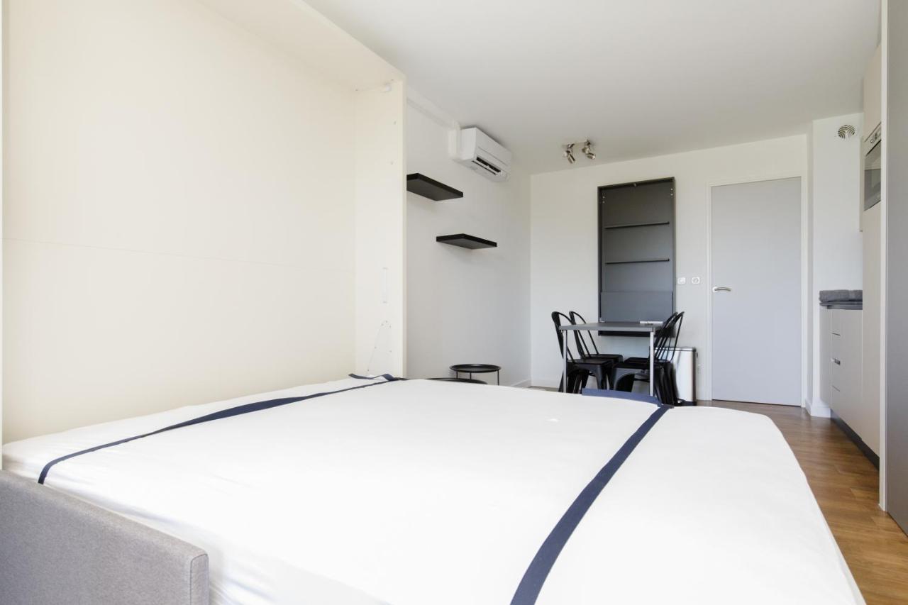 Suite 118 - Piscine - 50 Metres Plage - Terrasse - Clim - Wifi Cannes Kültér fotó
